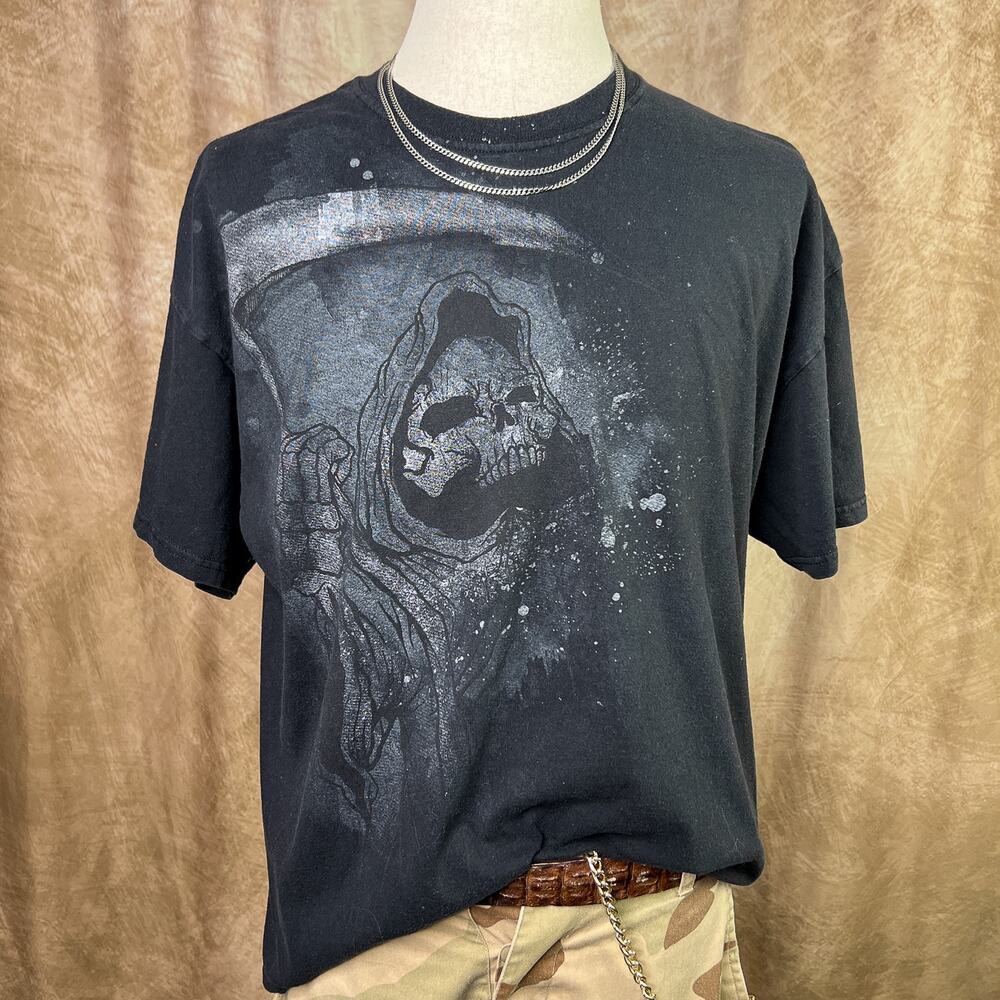 Vintage Y2K Grim Reaper Skull T-Shirt Black Graphic Tee Punk Indie Skater Goth